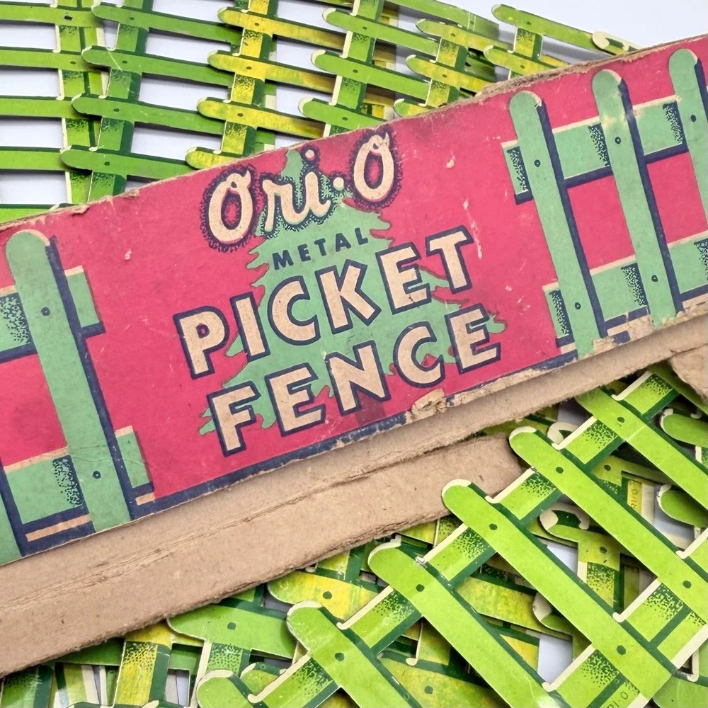 12 Ori-O Metal Picket Fence Vintage Miniature Christmas Village Dollhouse Green